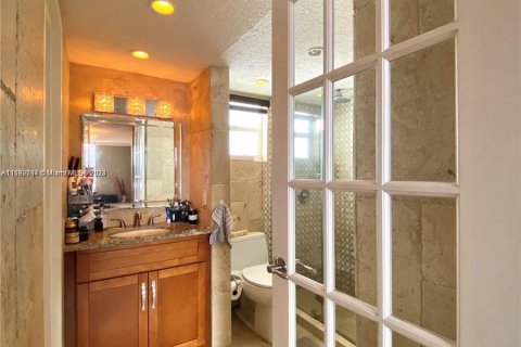 Copropriété à vendre à Sunny Isles Beach, Floride: 1 chambre, 86.4 m2 № 1162536 - photo 9