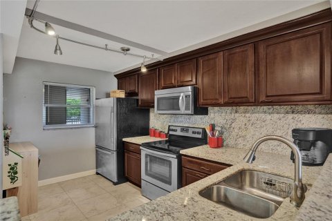 Condo in Boca Raton, Florida, 2 bedrooms  № 1368193 - photo 11