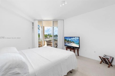 Condo in Miami Beach, Florida, 2 bedrooms  № 751770 - photo 25