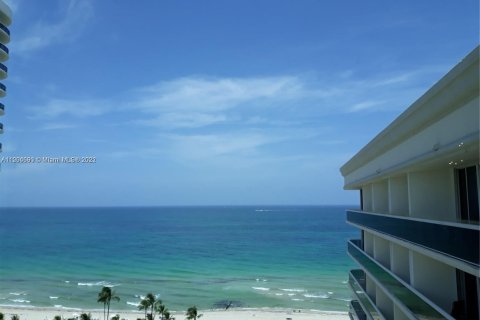 Condominio en alquiler en Surfside, Florida, 2 dormitorios, 176.51 m2 № 14086 - foto 4