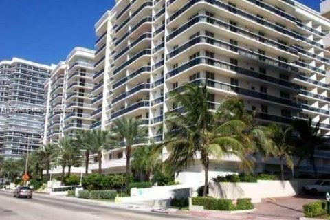 Condominio en alquiler en Surfside, Florida, 2 dormitorios, 176.51 m2 № 14086 - foto 3