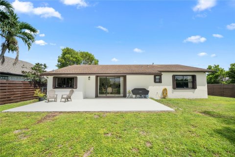 Villa ou maison à vendre à Sunrise, Floride: 3 chambres, 134.71 m2 № 1377322 - photo 28