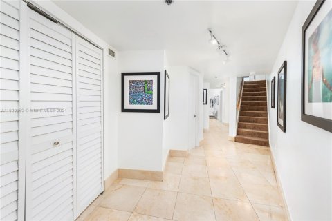 Copropriété à vendre à Miami Beach, Floride: 3 chambres, 137.68 m2 № 1290873 - photo 30