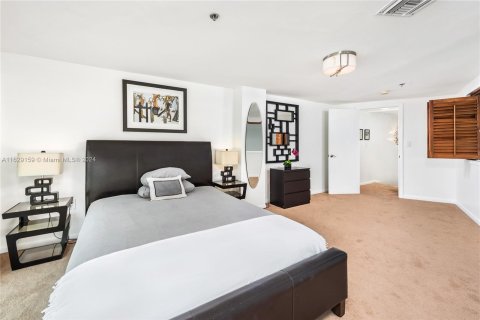 Condo in Miami Beach, Florida, 3 bedrooms  № 1290873 - photo 18