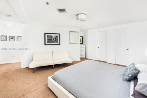 Copropriété à vendre à Miami Beach, Floride: 3 chambres, 137.68 m2 № 1290873 - photo 13