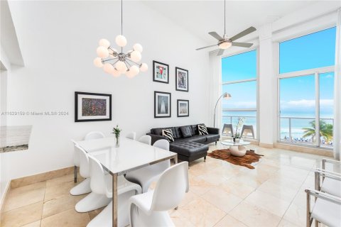 Copropriété à vendre à Miami Beach, Floride: 3 chambres, 137.68 m2 № 1290873 - photo 1