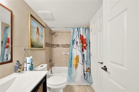 Condo in Miami, Florida, 2 bedrooms  № 1367107 - photo 20