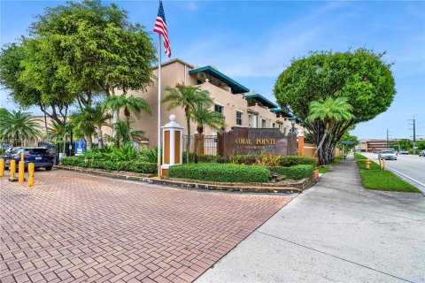 Condo in Miami, Florida, 2 bedrooms  № 1367107 - photo 24