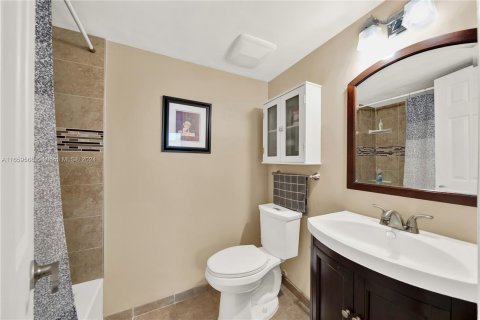 Condo in Miami, Florida, 2 bedrooms  № 1367107 - photo 21