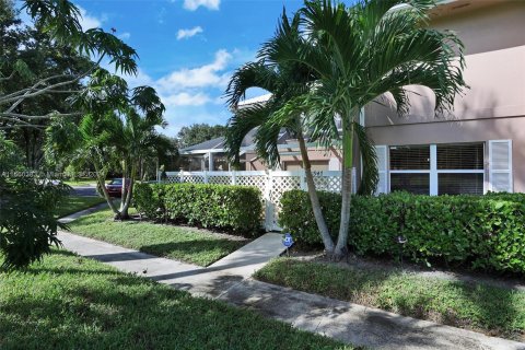 House in West Palm Beach, Florida 2 bedrooms, 125.42 sq.m. № 1367108 - photo 12