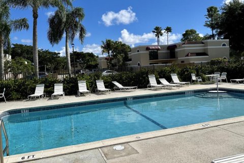 Townhouse in Delray Beach, Florida 3 bedrooms, 123.19 sq.m. № 1146138 - photo 1