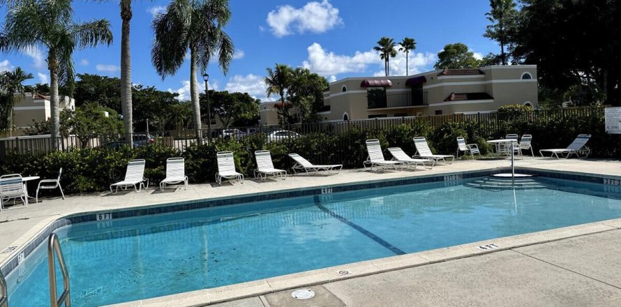 Townhouse in Delray Beach, Florida 3 bedrooms, 123.19 sq.m. № 1146138