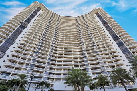 Condo in Aventura, Florida, 2 bedrooms  № 857070 - photo 26