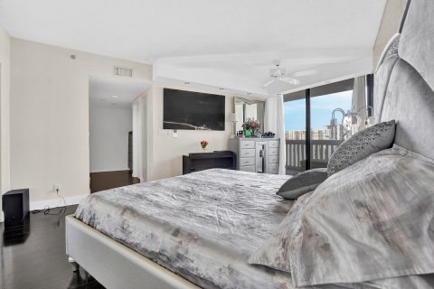 Condo in Aventura, Florida, 2 bedrooms  № 857070 - photo 1