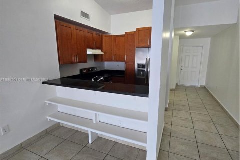 House in Miami, Florida 3 bedrooms, 106.28 sq.m. № 1382961 - photo 7