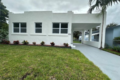 Villa ou maison à vendre à Miami, Floride: 3 chambres, 125.98 m2 № 1394888 - photo 2