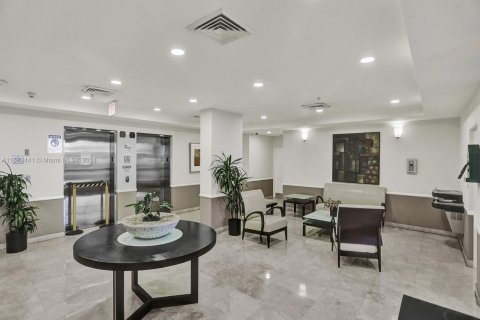 Copropriété à vendre à Miami, Floride: 2 chambres, 82.78 m2 № 1162785 - photo 11