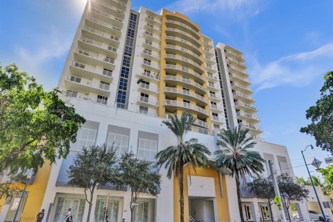 Copropriété à vendre à Miami, Floride: 2 chambres, 82.78 m2 № 1162785 - photo 1