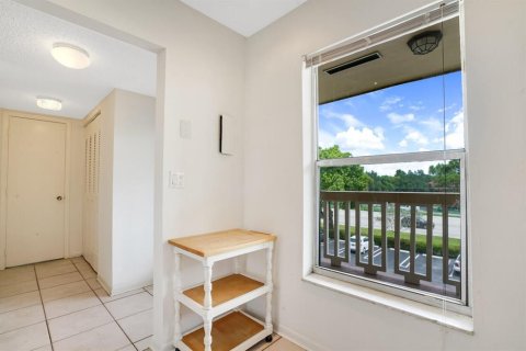 Condo in Tamarac, Florida, 1 bedroom  № 581093 - photo 27