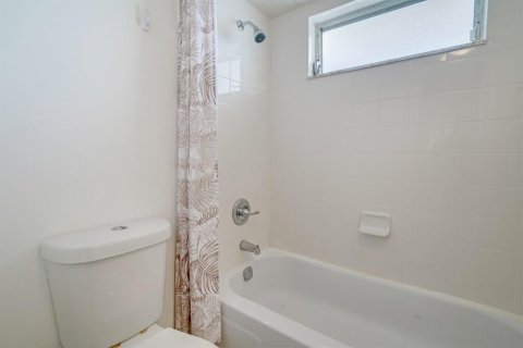 Condo in Tamarac, Florida, 1 bedroom  № 581093 - photo 14