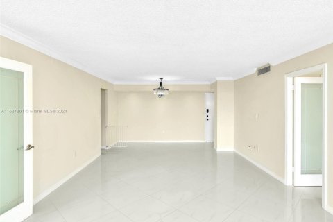 Copropriété à vendre à Hallandale Beach, Floride: 2 chambres, 102.19 m2 № 1309903 - photo 20