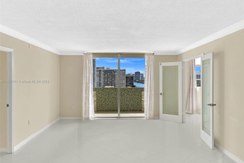 Copropriété à vendre à Hallandale Beach, Floride: 2 chambres, 102.19 m2 № 1309903 - photo 4