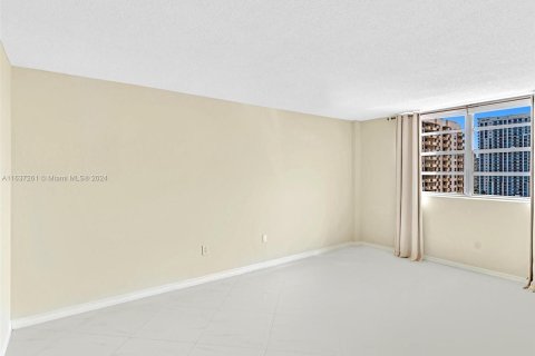 Copropriété à vendre à Hallandale Beach, Floride: 2 chambres, 102.19 m2 № 1309903 - photo 27