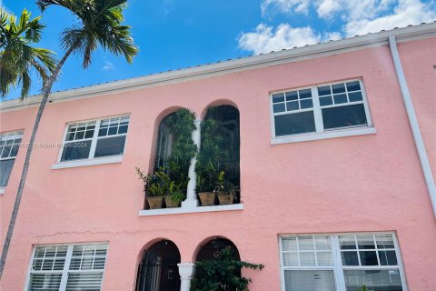 Condo in Miami Beach, Florida, 1 bedroom  № 1141916 - photo 9