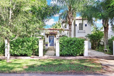 Casa en venta en Coral Gables, Florida, 3 dormitorios, 185.99 m2 № 851419 - foto 1