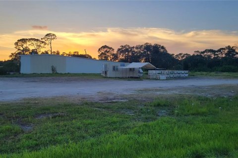 Commercial property in Okeechobee, Florida 590.67 sq.m. № 689264 - photo 1