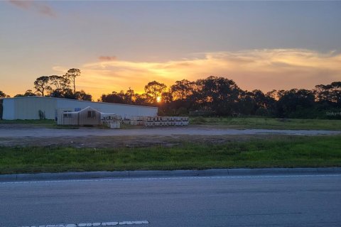 Immobilier commercial à vendre à Okeechobee, Floride: 590.67 m2 № 689264 - photo 2