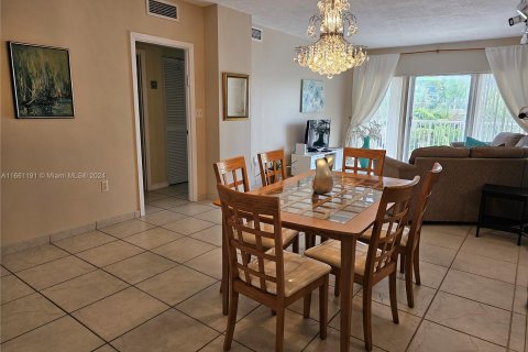 Condo in Hallandale Beach, Florida, 1 bedroom  № 1367591 - photo 6