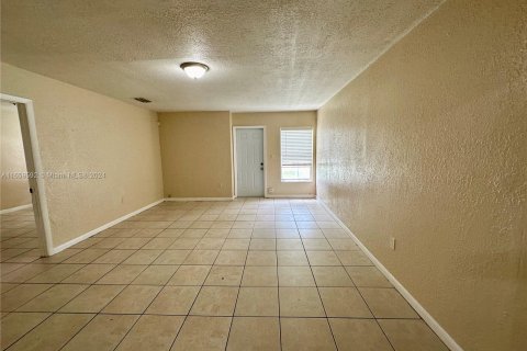 Townhouse in Miami Gardens, Florida 3 bedrooms, 112.32 sq.m. № 1364252 - photo 6