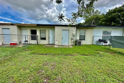 Touwnhouse à louer à Miami Gardens, Floride: 3 chambres, 112.32 m2 № 1364252 - photo 25