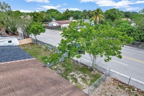 Adosado en alquiler en Miami Gardens, Florida, 3 dormitorios, 112.32 m2 № 1364252 - foto 30