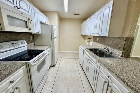 Touwnhouse à louer à Miami Gardens, Floride: 3 chambres, 112.32 m2 № 1364252 - photo 7