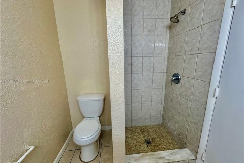 Adosado en alquiler en Miami Gardens, Florida, 3 dormitorios, 112.32 m2 № 1364252 - foto 18