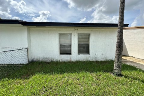 Touwnhouse à louer à Miami Gardens, Floride: 3 chambres, 112.32 m2 № 1364252 - photo 10