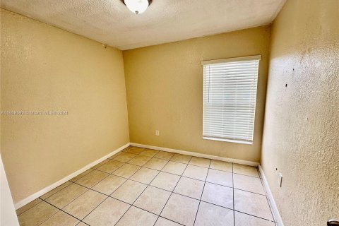 Townhouse in Miami Gardens, Florida 3 bedrooms, 112.32 sq.m. № 1364252 - photo 23