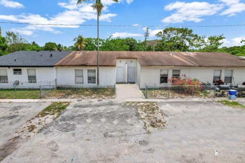 Townhouse in Miami Gardens, Florida 3 bedrooms, 112.32 sq.m. № 1364252 - photo 28