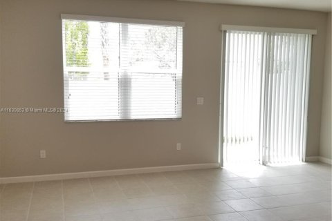 Townhouse in Stuart, Florida 3 bedrooms, 137.03 sq.m. № 1321245 - photo 18