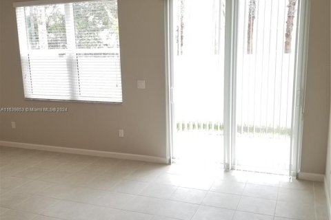 Townhouse in Stuart, Florida 3 bedrooms, 137.03 sq.m. № 1321245 - photo 17