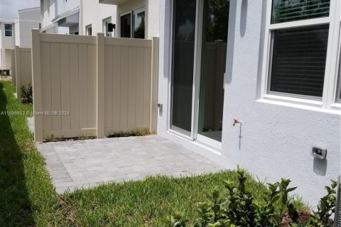 Townhouse in Stuart, Florida 3 bedrooms, 137.03 sq.m. № 1321245 - photo 22