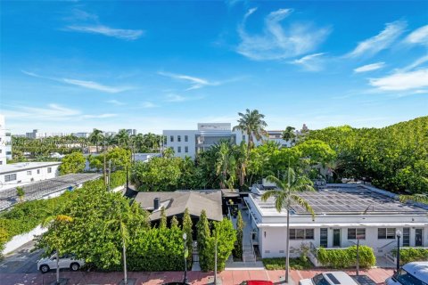 Condo in Miami Beach, Florida, 1 bedroom  № 1397564 - photo 22