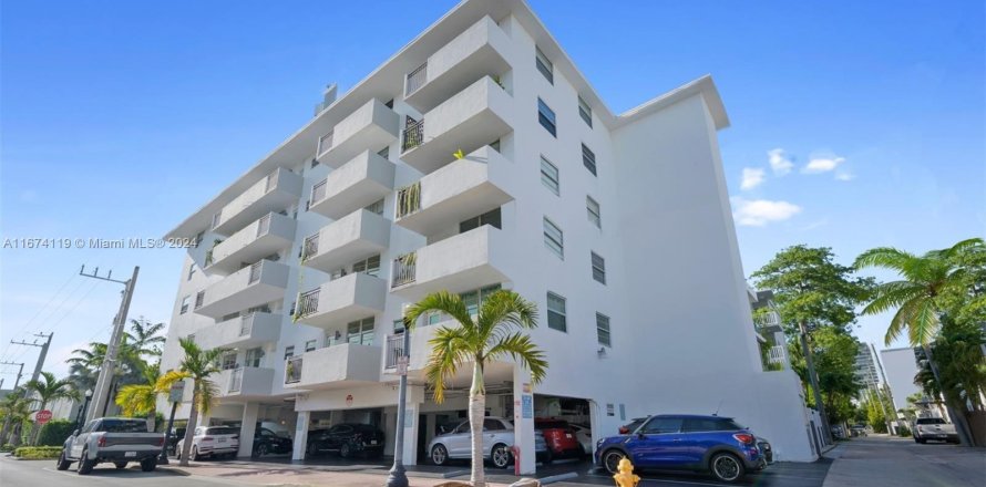 Condo in Miami Beach, Florida, 1 bedroom  № 1397564