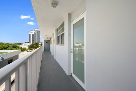 Condominio en venta en Miami Beach, Florida, 1 dormitorio, 58.16 m2 № 1397564 - foto 4