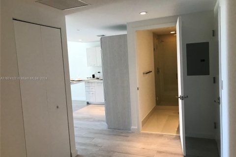 Condominio en alquiler en Miami, Florida, 1 dormitorio, 73.58 m2 № 1397567 - foto 14