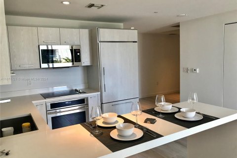 Condominio en alquiler en Miami, Florida, 1 dormitorio, 73.58 m2 № 1397567 - foto 11