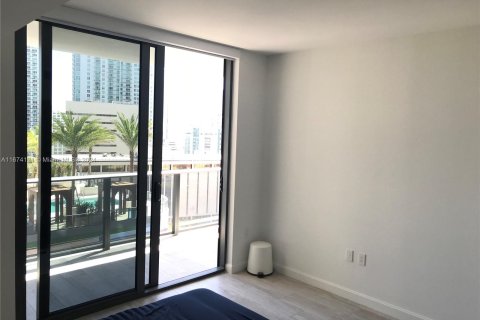 Condominio en alquiler en Miami, Florida, 1 dormitorio, 73.58 m2 № 1397567 - foto 17