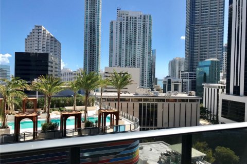 Condominio en alquiler en Miami, Florida, 1 dormitorio, 73.58 m2 № 1397567 - foto 3